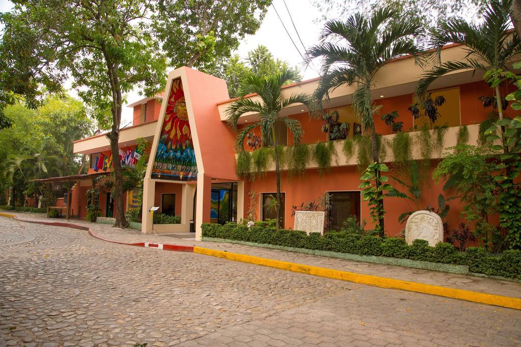 Hotel Maya Tulipanes Palenque Exterior photo